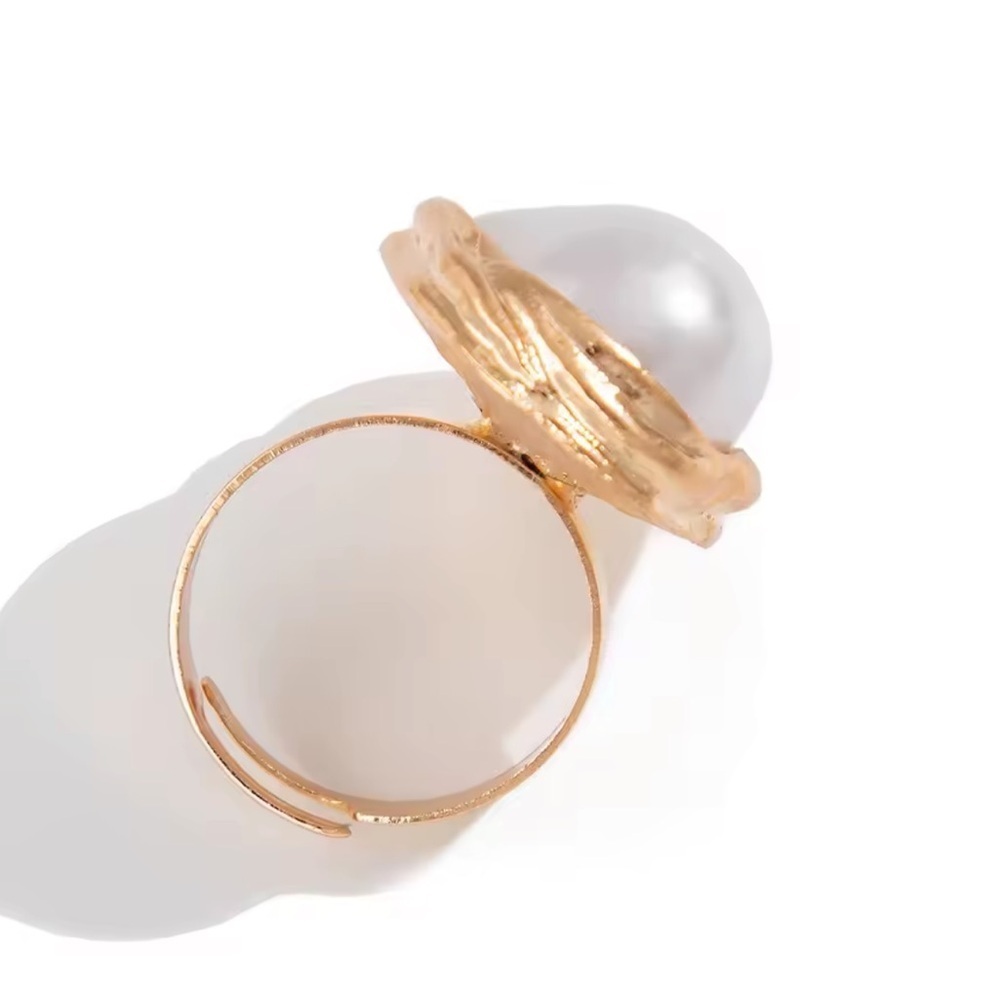 Champagne Gold Barogue Ring - Picture 5 of 6